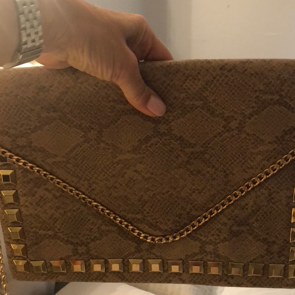 Mock snakeskin envelope studded bag - Picture 4 of 4